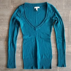 ☀️3/$25 Aeropostale Green V-Neck Light Sweater D6